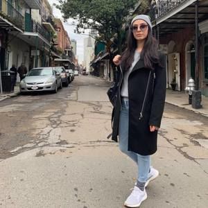 Meet your Posher, Hala